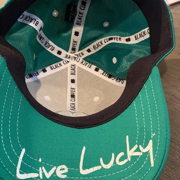 Green Live Lucky Hat - Picture 2 of 2
